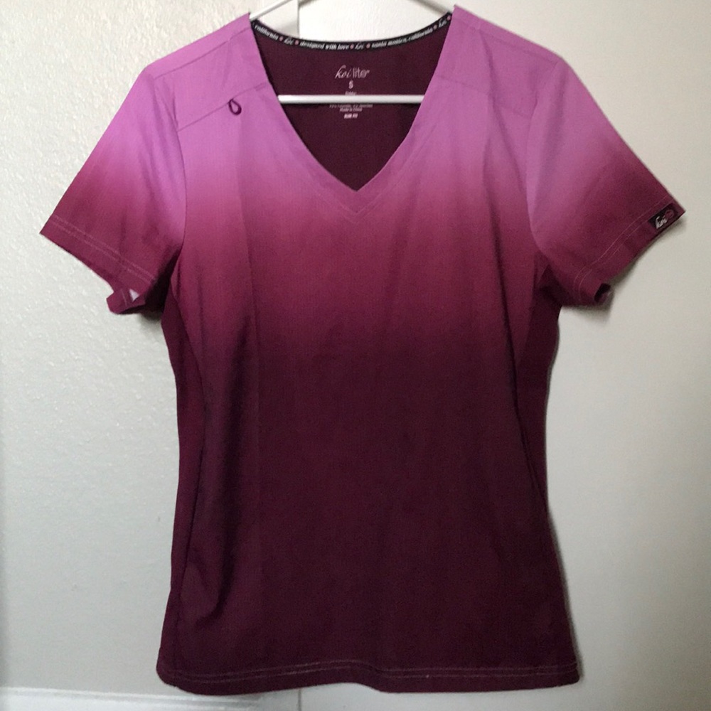Koi lite S ombré pink scrub top